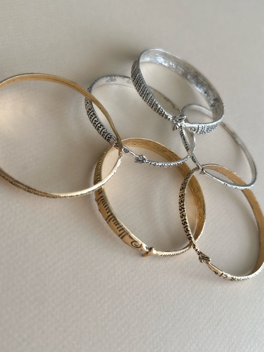 Fish Motif Bangle Set N2132 - Picture 7 of 9
